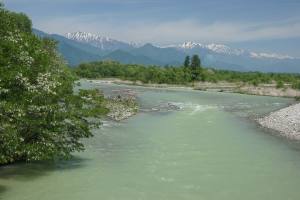 高瀬橋で高瀬川を渡る