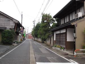 福岡駅入口交差点を出発