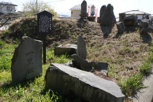 森宿一里塚と石仏群
