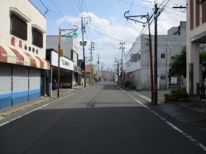 白石の中心街に近づく